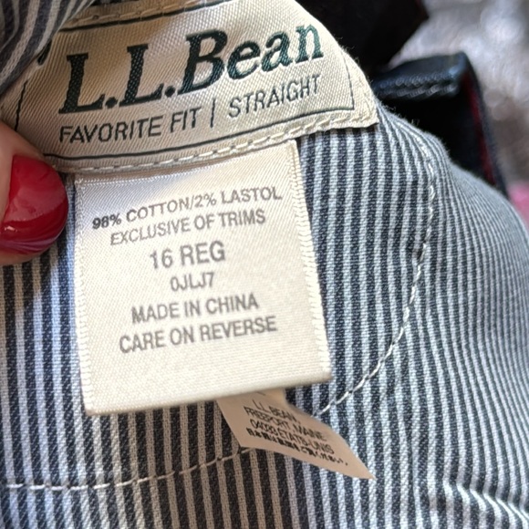 NWT L.L. Bean Slim Leg Favorite Fit Straight Rinsed Jeans Women’s 16 Reg - Picture 3 of 6